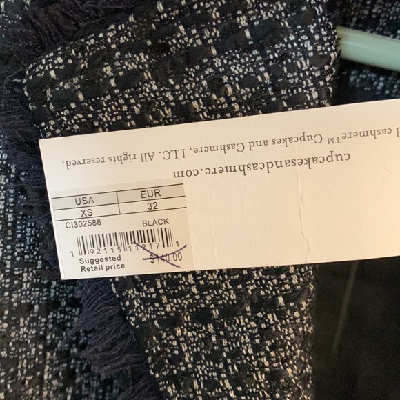 Cupcakes & Cashmere black jacket with pockets - Picture 4 of 7